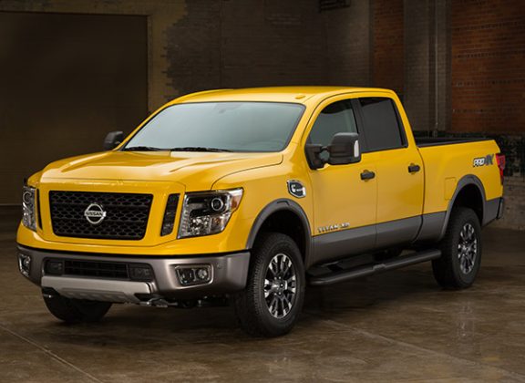 Nissan titan v8