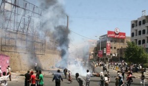 Anti-Houthi protesters demonstrate in Yemen's southwestern city of Taiz