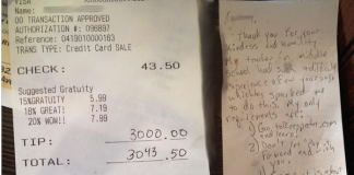 NY Waitress Received 3000 dollar tip