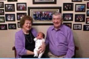 Illinois-couple-welcome-their-100th-grandchild