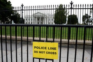 White-House-fence-to-be-topped-with-steel-spikes-to-deter-jumpers