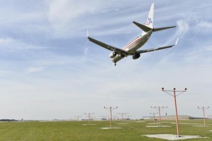 American-Airlines-flight-veers-off-North-Carolina-runway