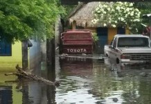 10-foot-floods-recede-in-Venezuelan-town-allowing-for-recovery-efforts