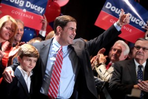 Arizona Governor Doug Ducey issues executive order arming National Guard troops in wake of Chattanooga's mass shooting - Photo: Wiki