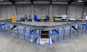 Facebook-builds-drone-to-deliver-the-Internet