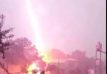 Florida-man-captures-lightning-strike-on-Gainesville-Wendys