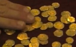 Florida Treasure Seekers Find 48 Gold Coins From 1715