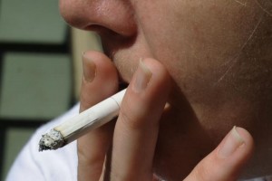 Smoking-may-be-a-factor-in-developing-psychosis (1)