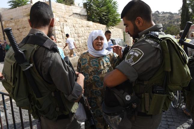 Israeli Border Police and Moslem Woman