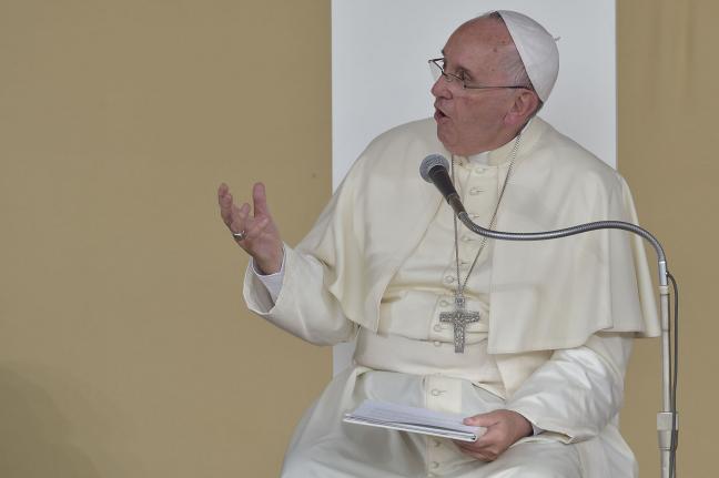 Pope-Francis-urges-Europes-believers-to-shelter-refugees