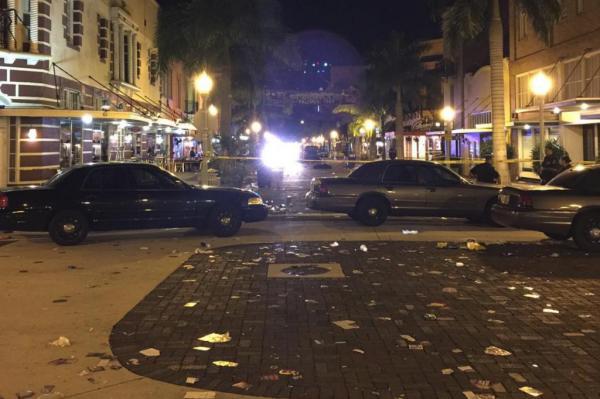 1 dead, 4 Wounded In Florida Zombicon Shooting