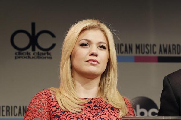 Kelly-Clarkson-reveals-sex-of-baby-No-2