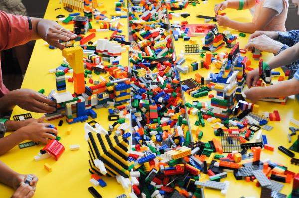 Legos Stolen From Canadian Toys 'R' Us