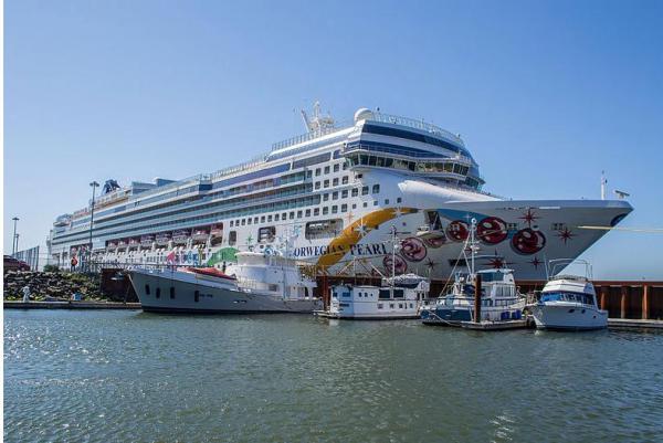 Woman Overboard From Cruise Ship