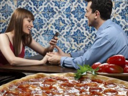 Men Eat More When Dining With Women