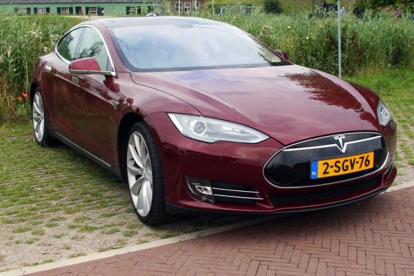 Tesla Motors Recalls 90K Model S Vehicles