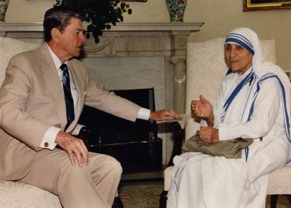 Mother Teresa On Track For Sainthood