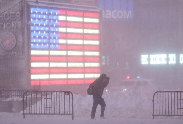 New-York-City-Long-Island-under-travel-ban-up-to-11-dead-in-blizzard New York City, Long Island Under Travel Ban