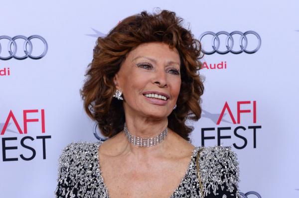 Sophia-Loren-stuns-in-Dolce-Gabbana-short-film