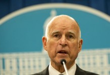 California-legislators-send-15-minimum-wage-bill-to-Gov-Brown