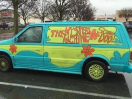 'Mystery Machine' Van