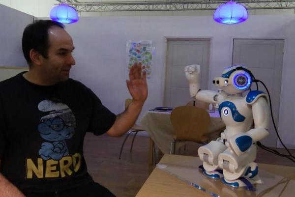 Gestures-improve-human-robot-communication