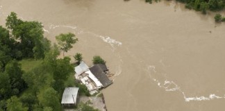 More-rain-swamps-Houston-after-death-toll-rises-to-eight