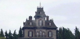 Worker-found-dead-in-Disneyland-Paris-haunted-house