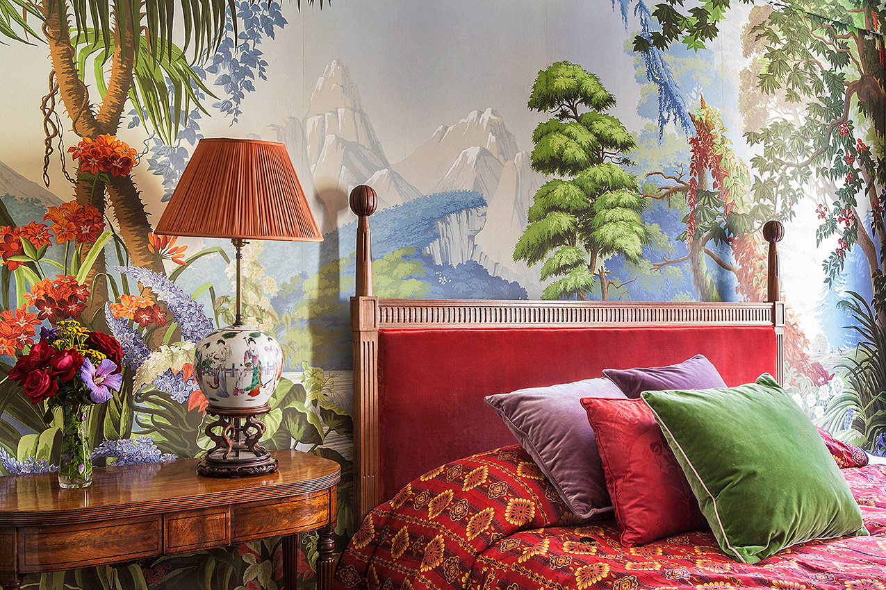 Eden, available through de Gournay.