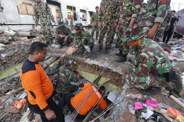 death-toll-in-indonesia-earthquake-passes-100