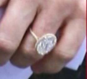 Anna Faris' ring from husband Chris Pratt. Photo: UPI