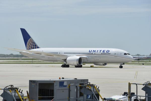 United-starts-longest-nonstop-service-from-US-LA-to-Singapore