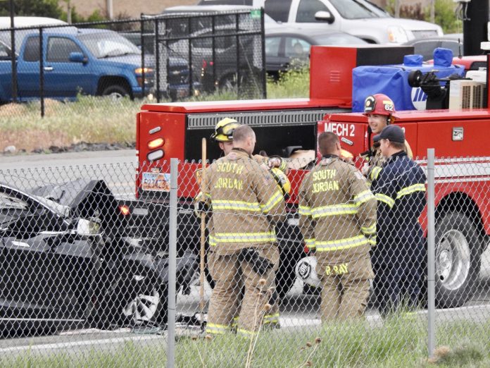 Tesla Fails To Stop Crashes Into Unified Fire Repair Truck