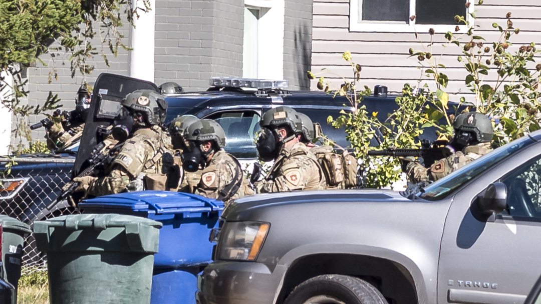 Elder-abuse suspect barricades self in house, keeps SWAT team at bay ...