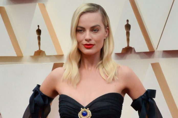 Margot-Robbie-to-star-in-new-Pirates-of-the-Caribbean-film