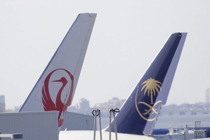 Boy-12-identifies-39-airlines-by-their-plane-tails-for-Guinness-record