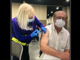 Gephardt Gets Vaccinated
