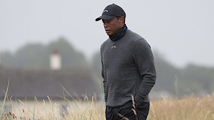 Tiger-Woods-involved-in-rollover-car-crash-in-Florida 2